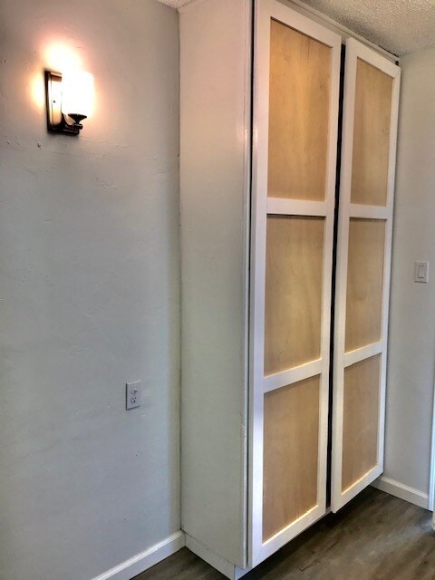 Building Photo - 4033 Van Dyke Ave