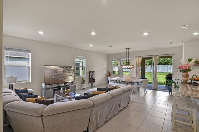 Building Photo - 6345 SW 88th Loop