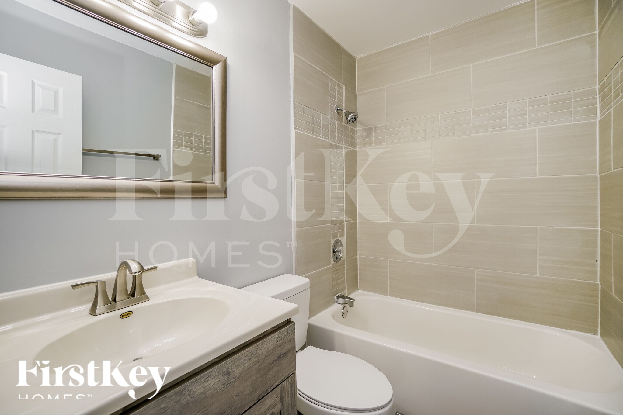 Building Photo - 614 Palace Ln