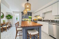 Building Photo - 229 S Ann St