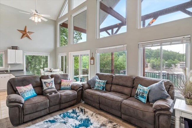 Building Photo - 24 Mimosa Rd