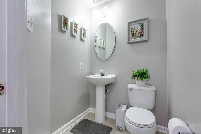 Building Photo - 8893 Papillon Dr