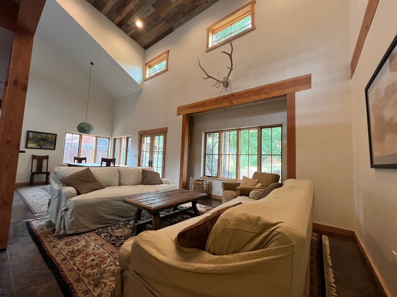 Building Photo - 1286 Dream Dr