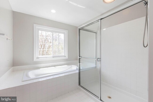 Building Photo - 10406 Overgate Pl