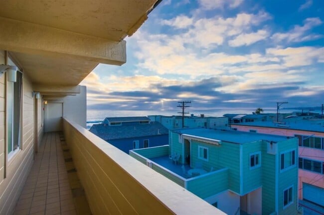 Building Photo - 725 Redondo Ct