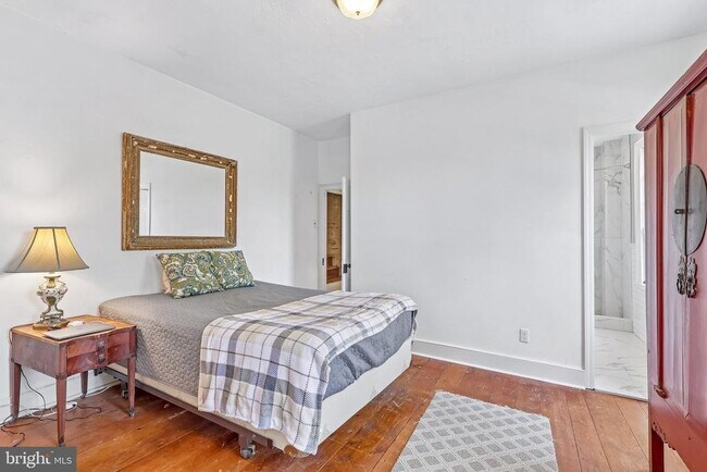Building Photo - 2167 Brunswick Ave