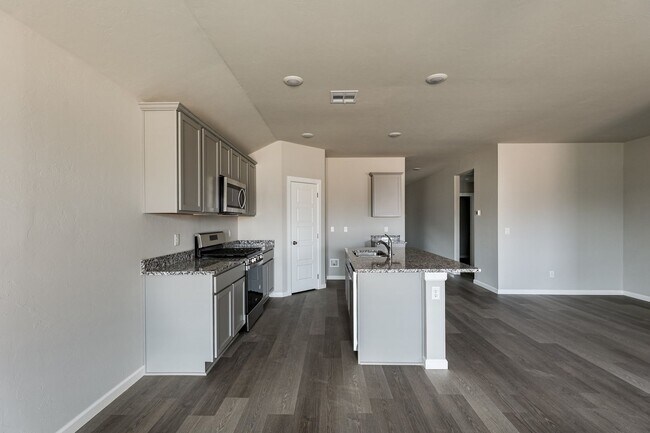 Building Photo - Brand New 4 Bed For Lease in Sara Park