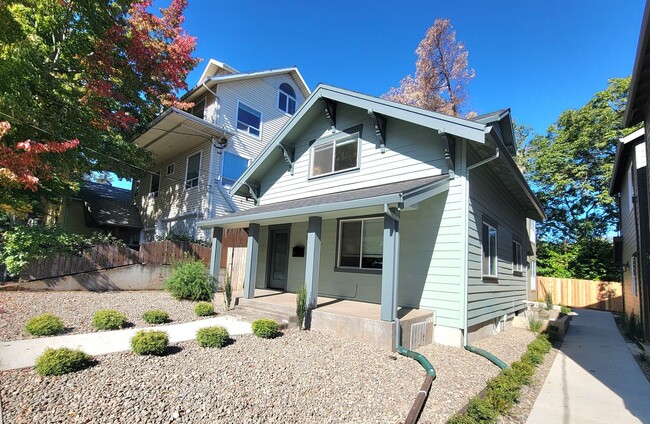 Primary Photo - Sellwood Delight: Charming Two-Story 3BD/2...