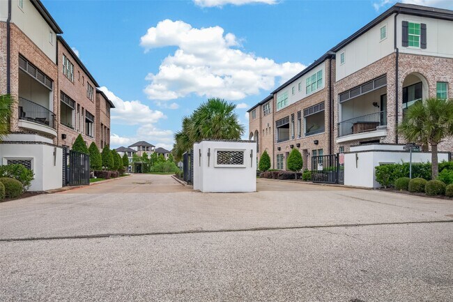 Building Photo - 2713 Kinsley Oaks Dr