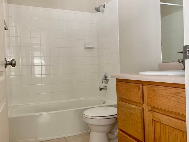 2nd Bathroom - 6501 San Antonio Dr NE