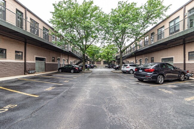 Building Photo - 400 N Racine Ave