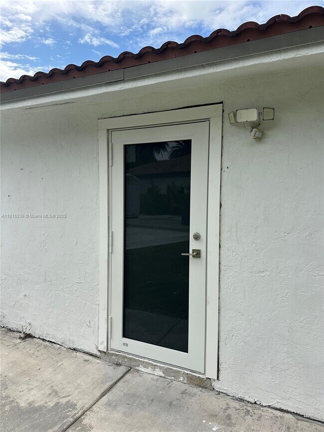 Building Photo - 465 NW 119th Ave