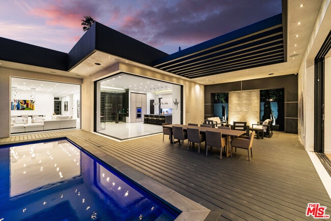 Building Photo - 4458 Mammoth Ave