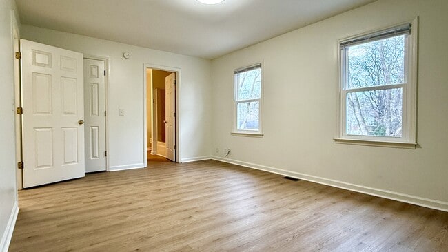 Building Photo - 1803 Lexington Trce