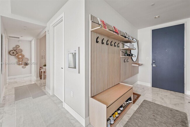 Building Photo - 1451 Brickell Ave