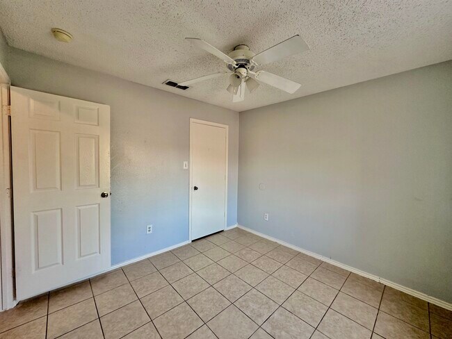 Building Photo - 311 Soria Dr