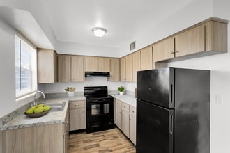 Building Photo - 226 N Clyde Ave