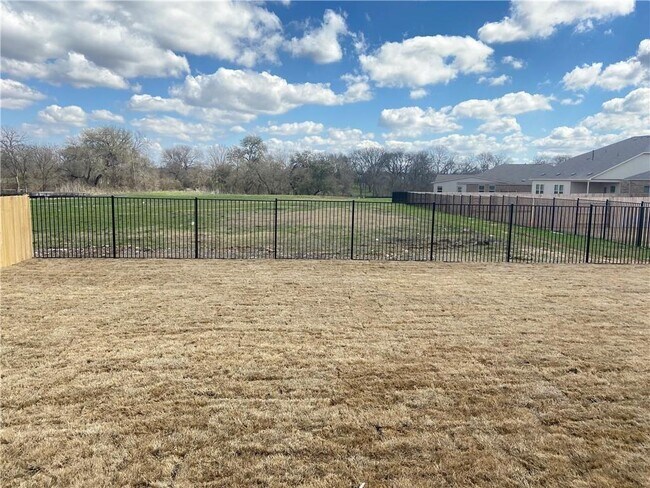 Building Photo - 1420 Chad Dr