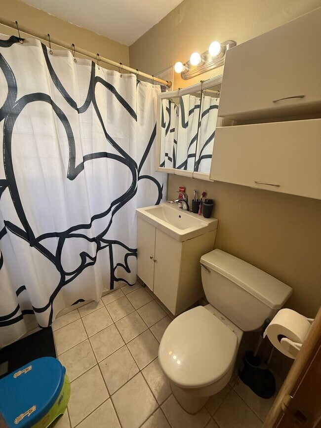 Building Photo - 5295 N Mohawk Ave