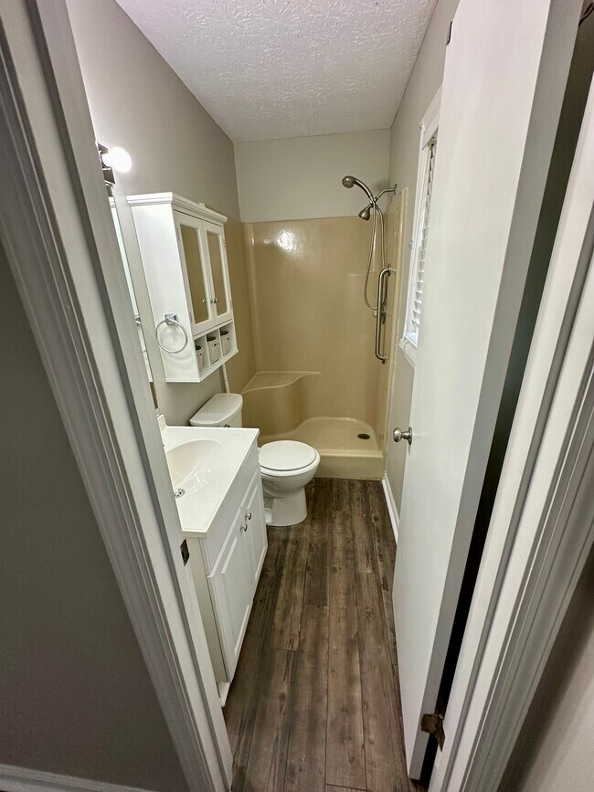 Building Photo - 2075 Harden Chapel Rd