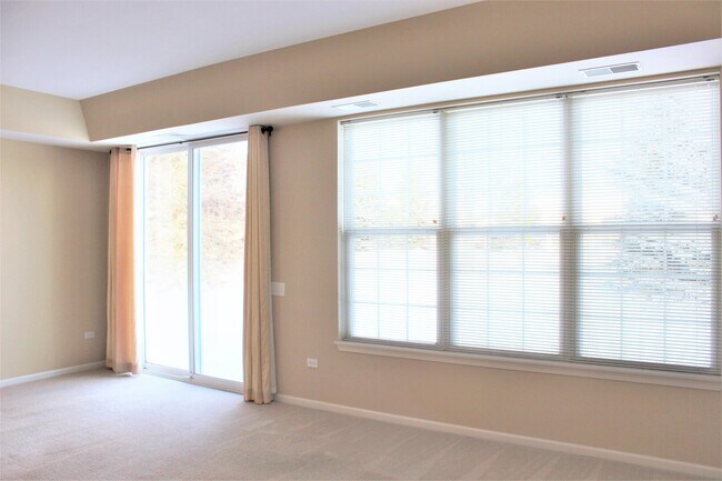 Building Photo - 12392 Wedgemere Dr