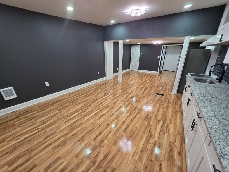 Building Photo - 4317 Elizabeth St