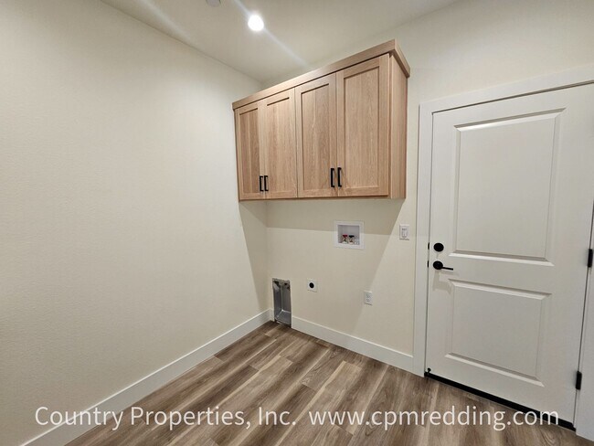 Building Photo - Stunning Brand New 4-Bedroom House in Rive...