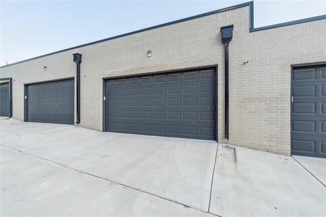 Building Photo - 821 NW 8th St