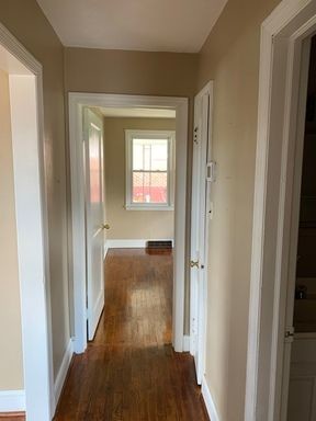 Building Photo - Beautiful 2 Bedroom 1 Bath Home