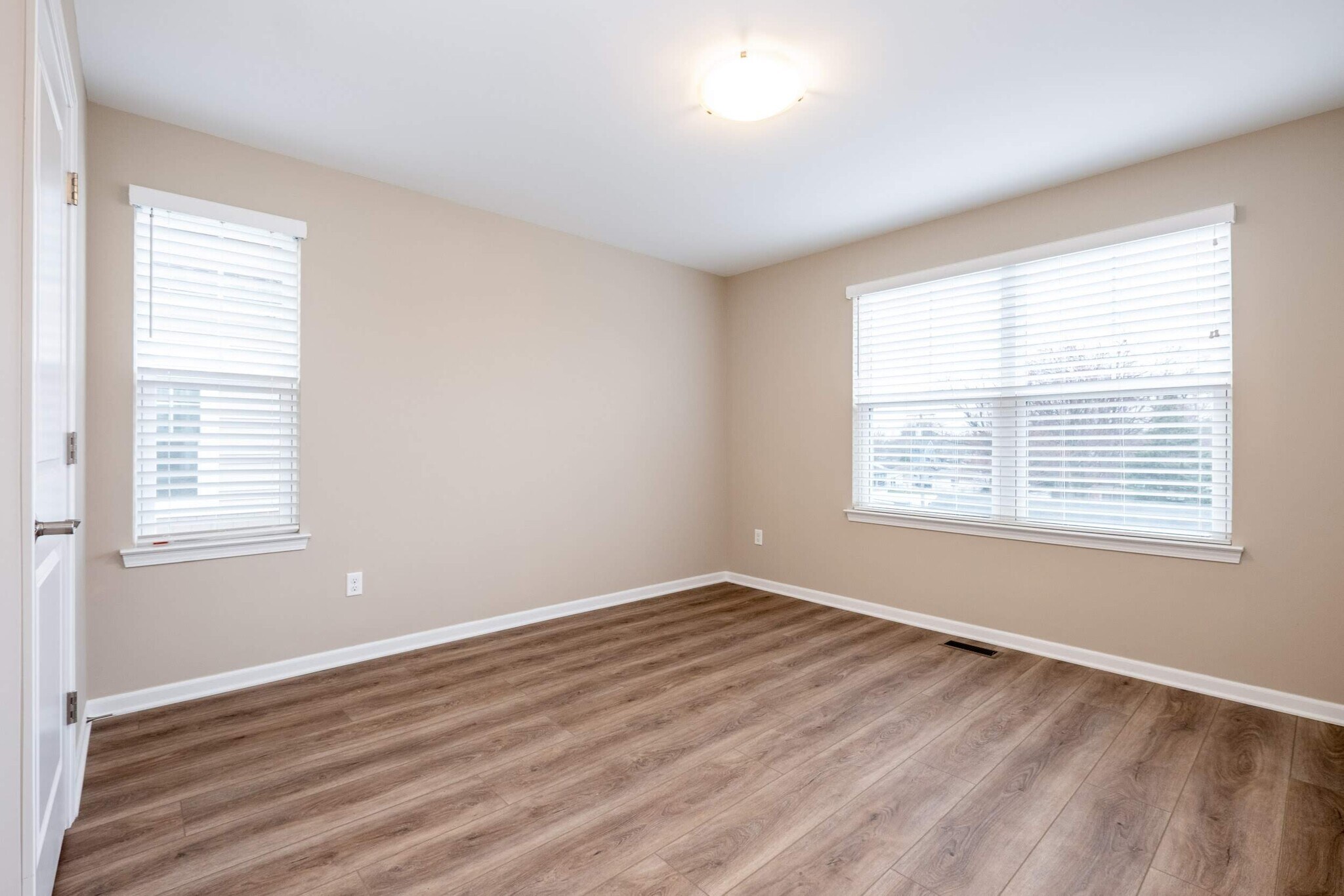 Building Photo - 2500 Normandy Rd