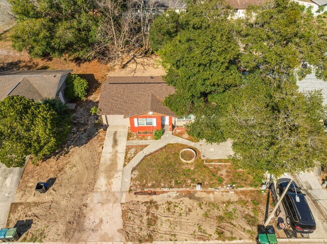 Building Photo - 21 E Celeste St