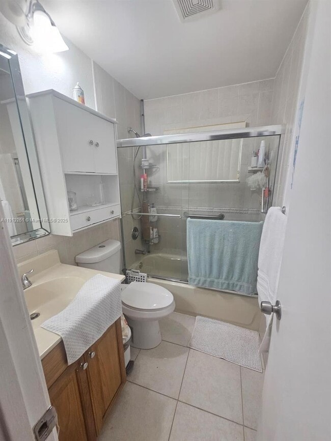 Building Photo - 5010 NW 51st Ct