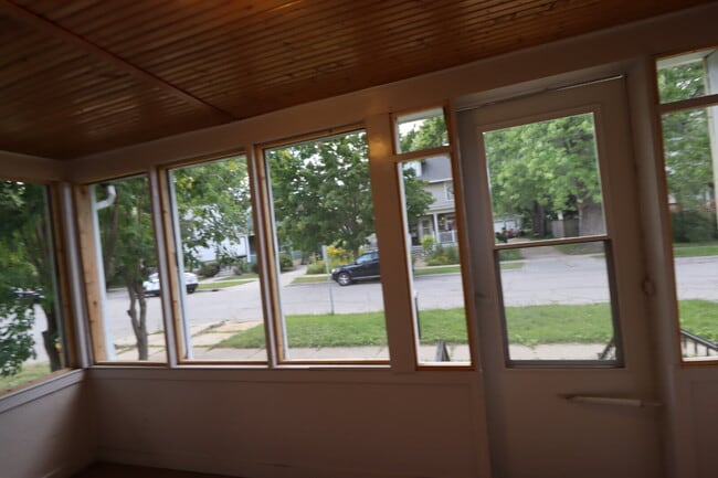 Building Photo - One Bedroom LOWER Duplex