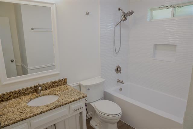 Building Photo - 2122 Teakwood Ln