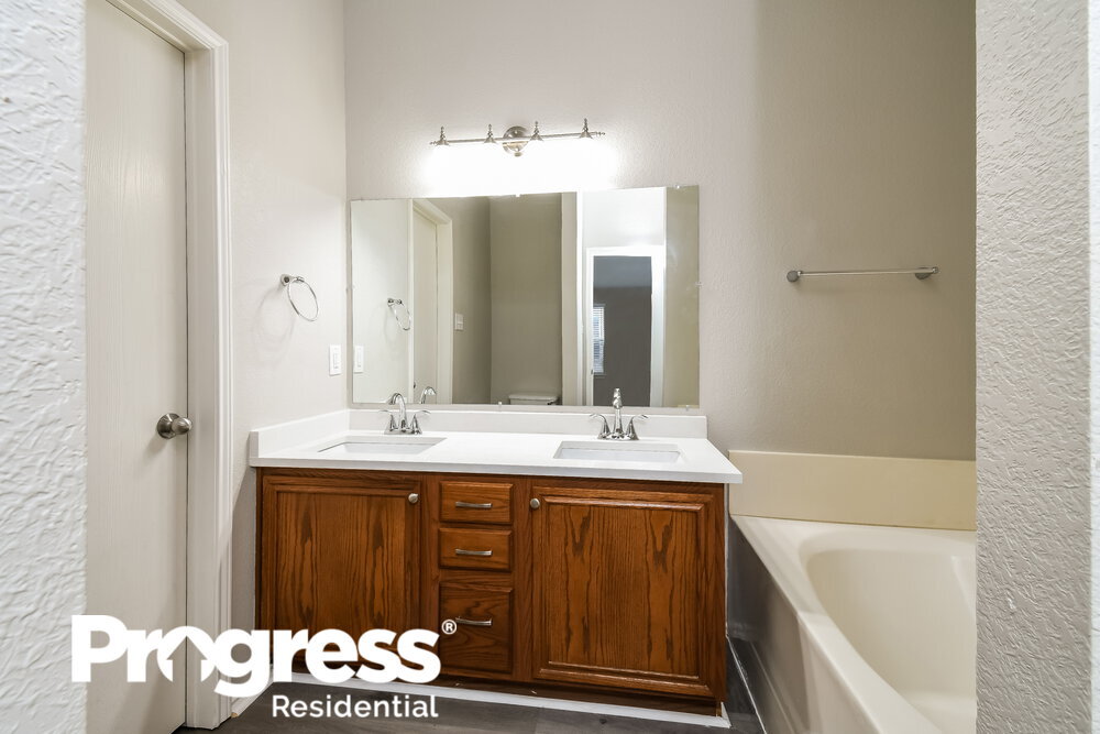 Building Photo - 2412 Ensenada Ln