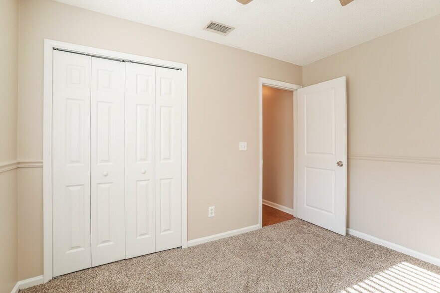 Building Photo - 3111 Wavering Ln