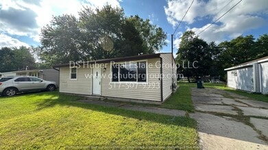Building Photo - 2409 Greenbelt Dr