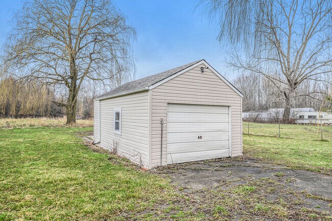 Building Photo - 4299 N Belsay Rd