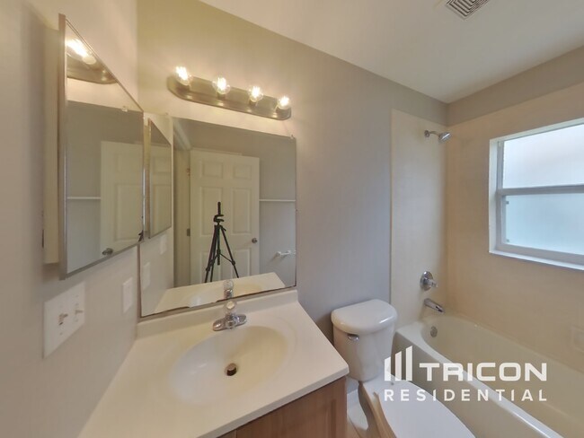Building Photo - 10610 Little Bend Ln