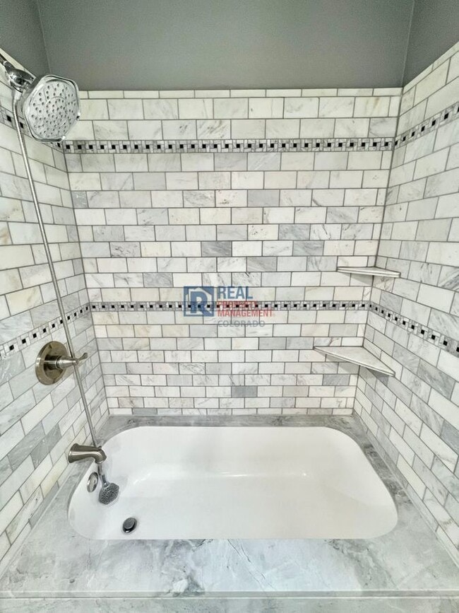 Building Photo - 594 S Ogden St