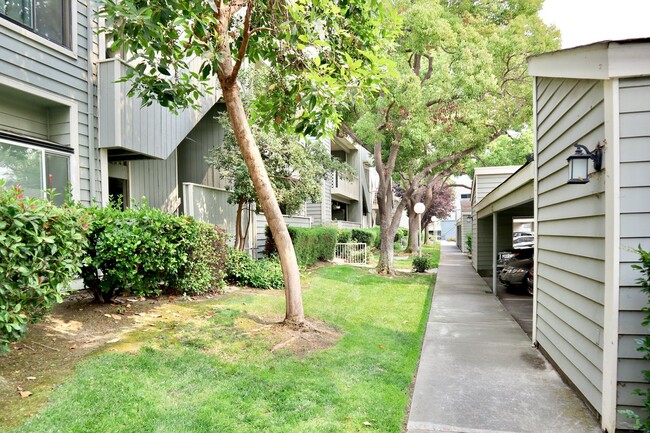 Building Photo - Charming condo in Fremont in a beautiful c...