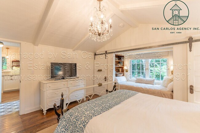 Building Photo - Immaculately Updated Two Bedroom (+Bonus) ...