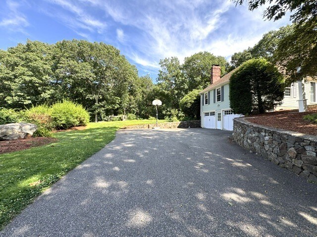 Building Photo - 61 Carlton Ln