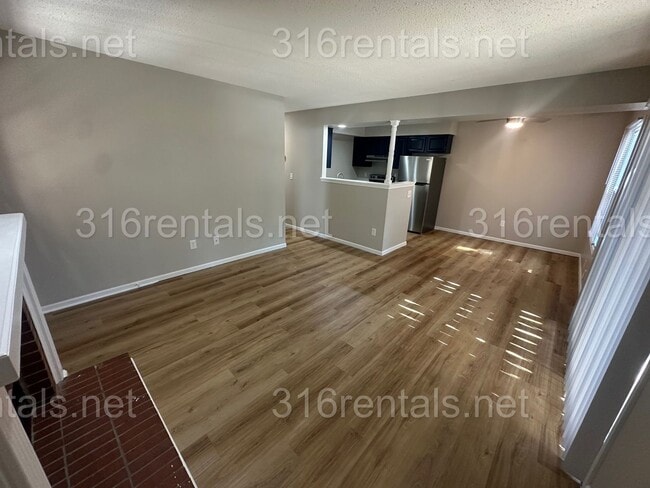 Building Photo - $925- 2 bedroom 1 bath - Apartment located in Riverside