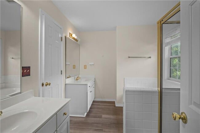 Building Photo - 3569 Rolling Hills Dr