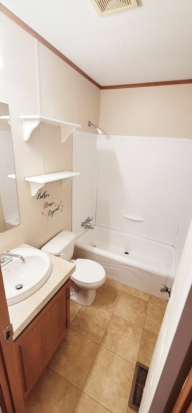 Building Photo - 4105 Carlyss Dr