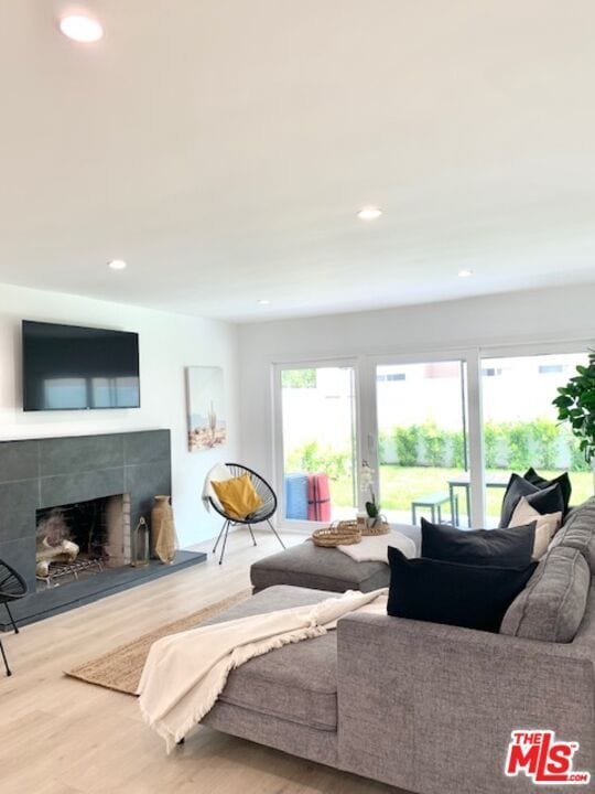 Building Photo - 5630 Vantage Ave