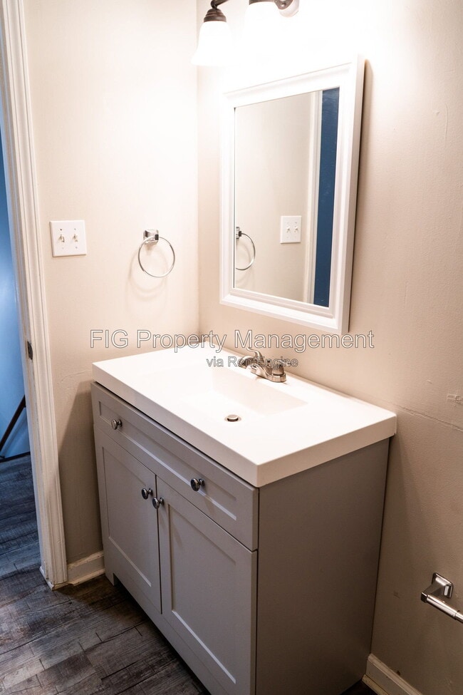 Building Photo - 139 Louella Dr
