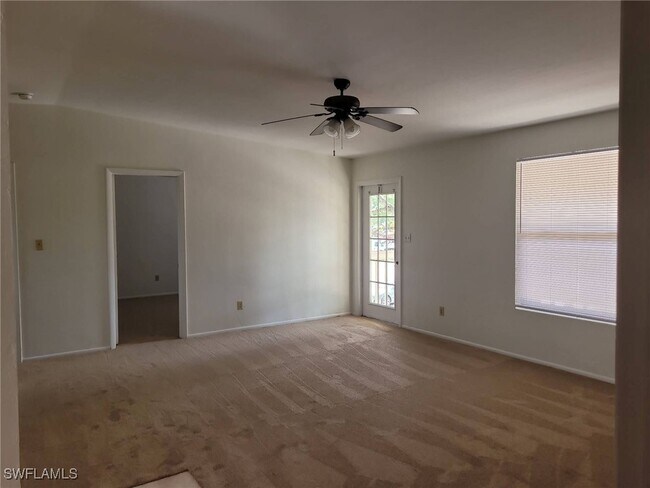 Building Photo - 622 SE 13th Ct