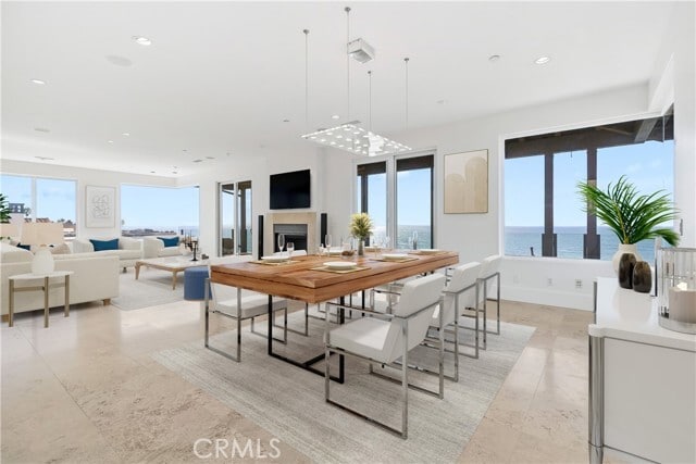 Building Photo - 1371 San Elijo Ave